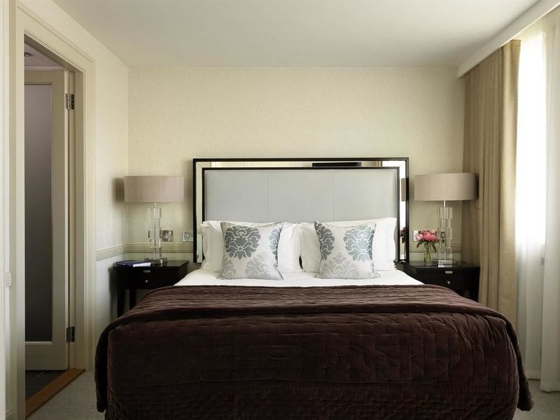 Hotel The Bristol Gurgaon Exterior foto