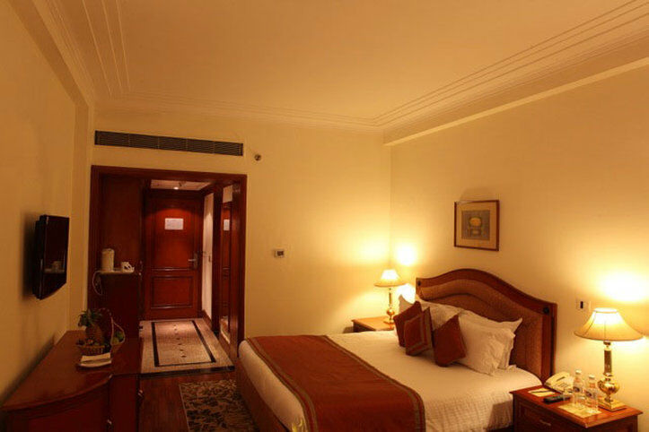 Hotel The Bristol Gurgaon Exterior foto