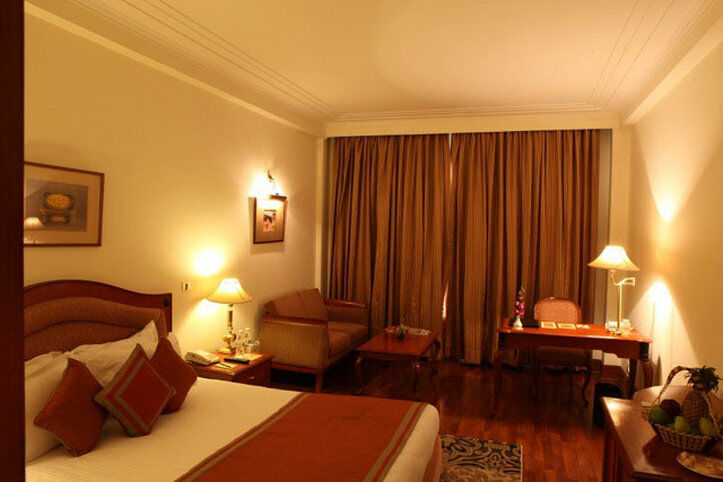 Hotel The Bristol Gurgaon Exterior foto